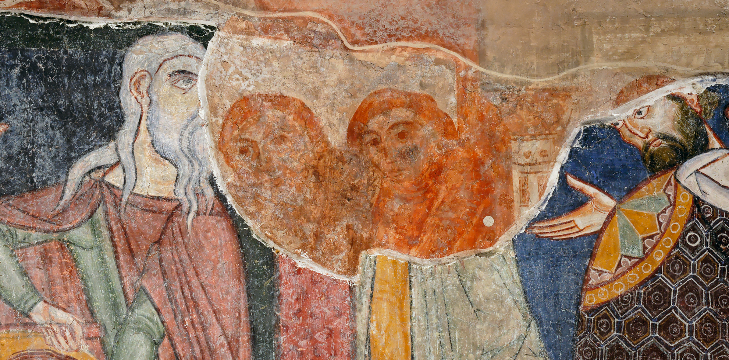 Karolingische und romanische Fresken in der Kirche