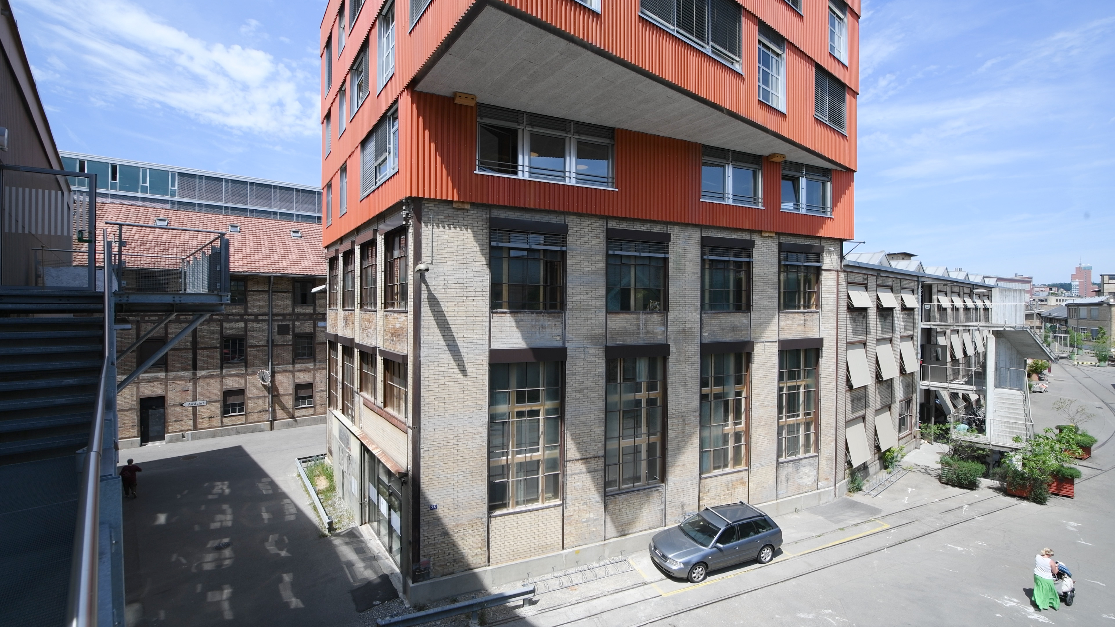 L'image montre le bâtiment de tête à Winterthur. 